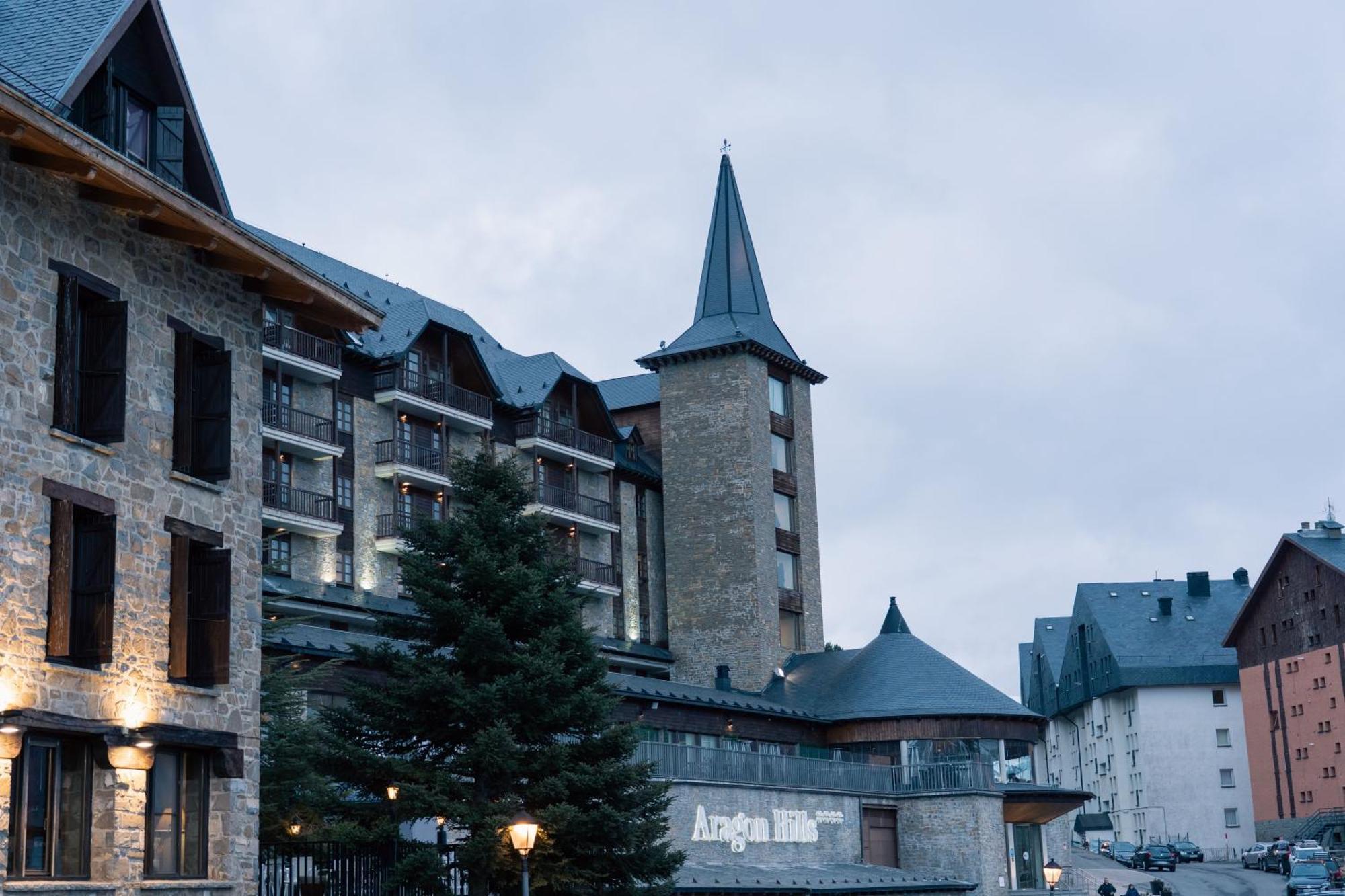Snö Aragon Hills Hotell Formigal Exteriör bild