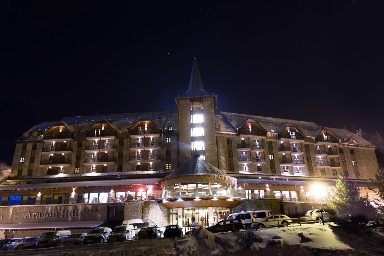 Snö Aragon Hills Hotell Formigal Exteriör bild
